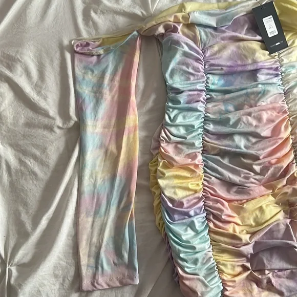 Dress - Picture 2 of 3